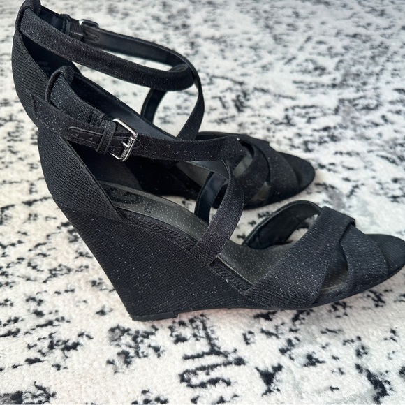 G by GUESS Harpee Black Sparkly Strappy Wedge Sandals US Size 9M - Picture 7 of 8
